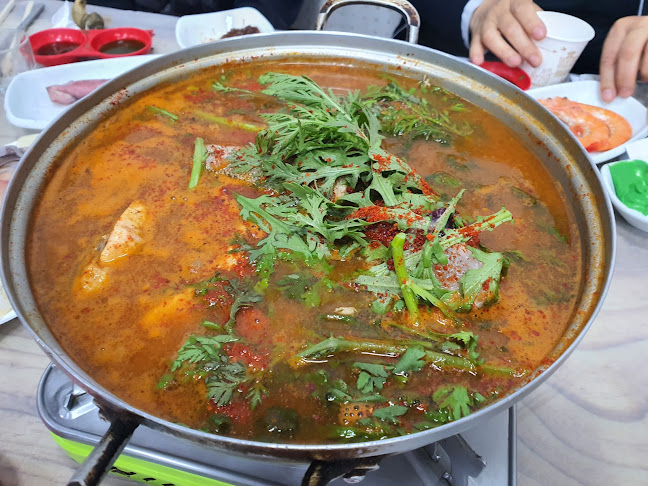 Opinii despre 청해수산 în 동해시 - 외식업