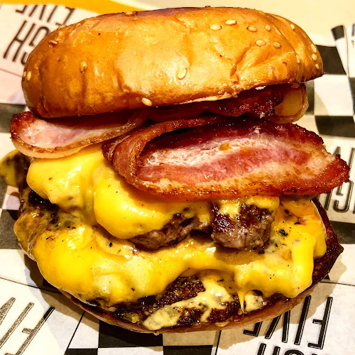 Opinii despre 하이파이브 아메리칸 다이너 în 창원시 - 외식업