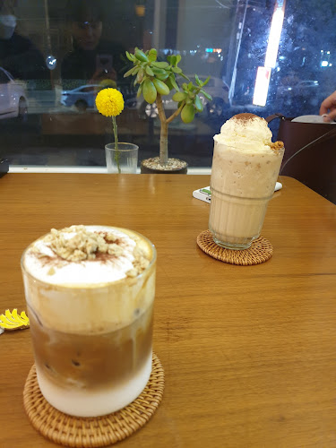 Opinii despre 손커피연구소 오메기점 în 의왕시 - 외식업