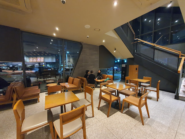 스타벅스 수원연무DT점 - 외식업