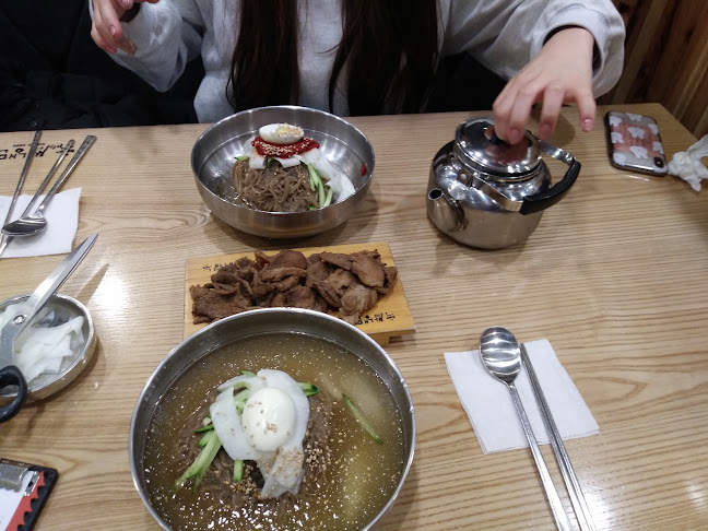Opinii despre 육쌈냉면 수원역점 în 수원시 - 외식업