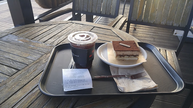 Opinii despre 투썸플레이스 금정역점 în 군포시 - 외식업