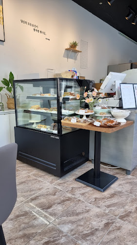 Opinii despre 원주 반곡동 옥수카페 în 원주시 - 외식업