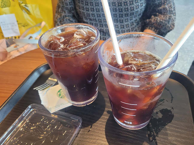 Comentarii opinii despre 스타벅스 오산부산동DT점