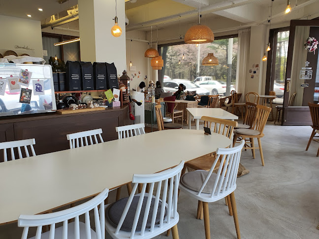 Opinii despre 반달시루 în 수원시 - 외식업