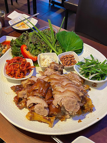 옛이담골수제족발얼음막걸리 - 외식업