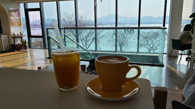 카페 디 쿼드 - 외식업