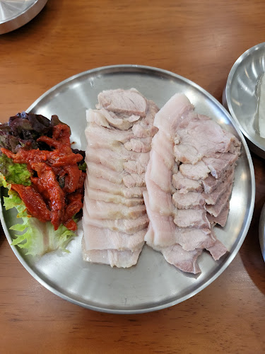 Opinii despre 대동면옥&디지털 임플란트치과 în 원주시 - 외식업