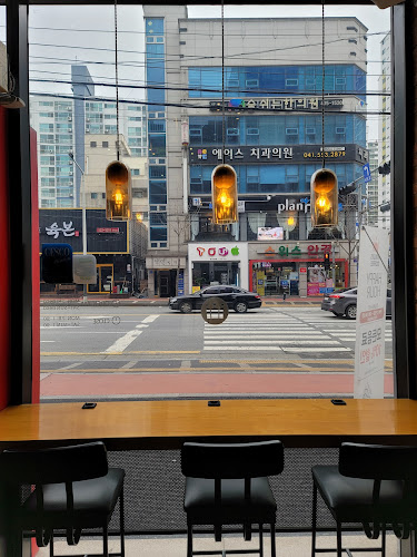 Comentarii opinii despre 할리스커피 두정역점