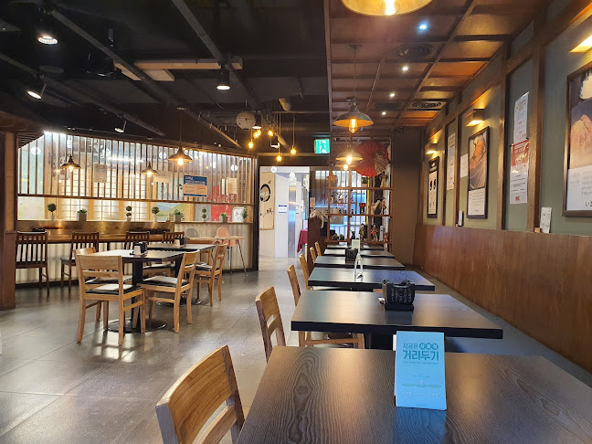 이자와 울산더테라스가든점 - 외식업