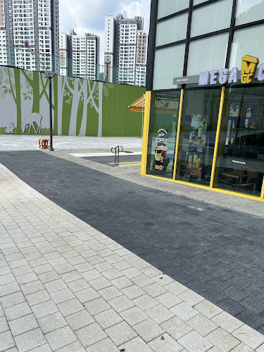 메가MGC커피 과천펜타원점 - 외식업