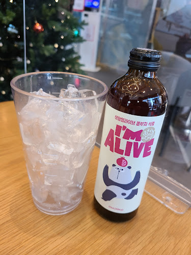 Opinii despre 투썸플레이스 성남시청점 în 성남시 - 외식업