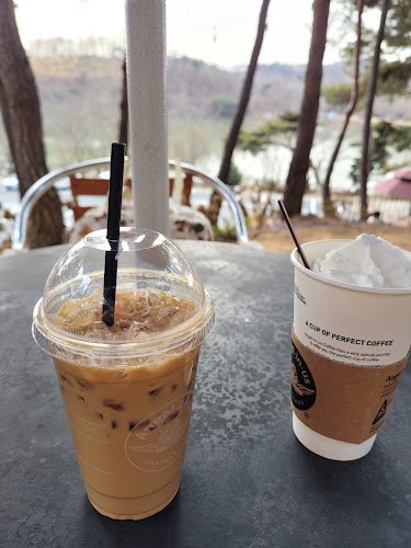 Opinii despre 엔제리너스 진주금호못점 în 진주시 - 외식업