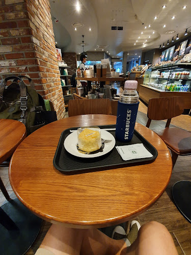 Comentarii opinii despre 스타벅스 과천이마트점