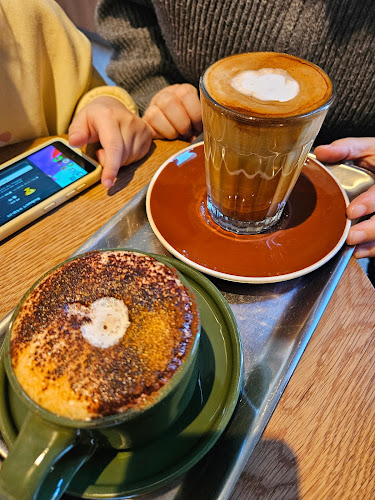 Opinii despre 킵댓 로스터리 în 수원시 - 외식업