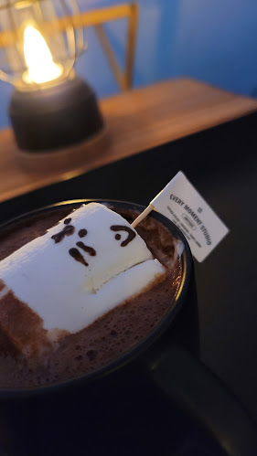 Comentarii opinii despre 에브리모먼트커피