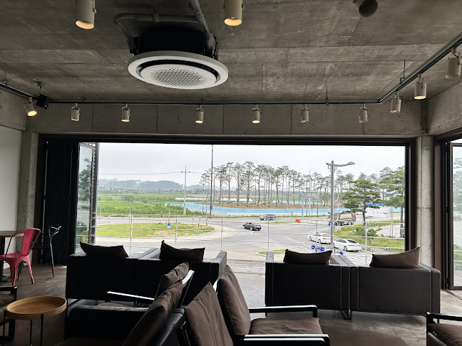 BOHEMIAN COFFEE 보헤미안 커피 - 강릉시