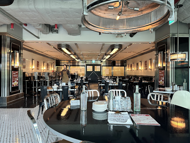 Opinii despre 라디오베이 în 성남시 - 외식업