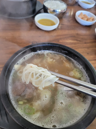 유가네한우곰탕서산점 - 외식업