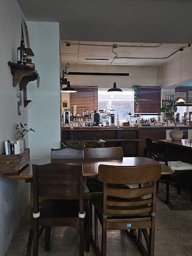 Opinii despre 위캔더커피 în 창원시 - 외식업