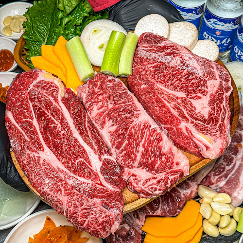 제주산숯불구이 함덕 흑돼지 한우 Black Pork Jeju Beef and Chicken - 제주시