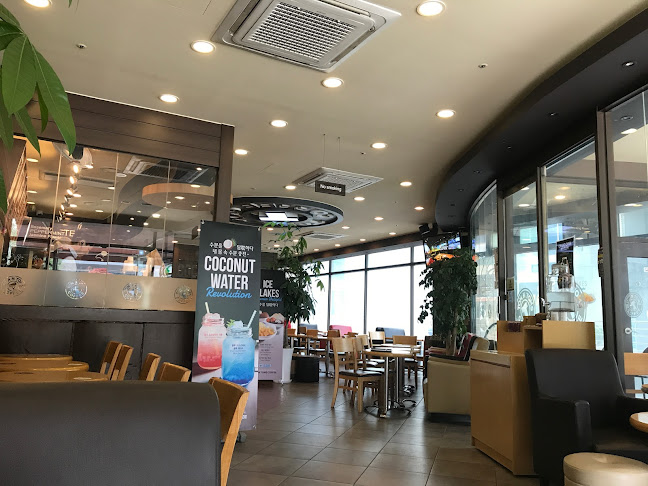 Opinii despre 탐앤탐스 광명 테크노파크점 în 광명시 - 외식업