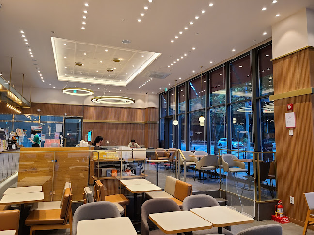 투썸플레이스 성남시청점 - 외식업