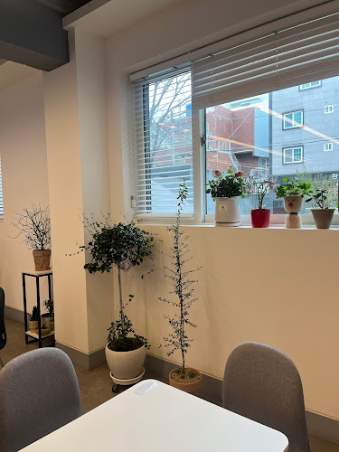 Comentarii opinii despre Blu shaak Gimhae city hall 블루샥 김해시청점