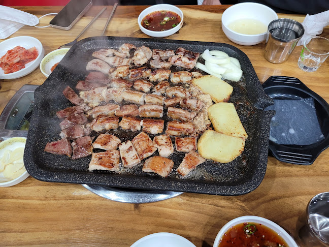 과천한우곱창 - 외식업