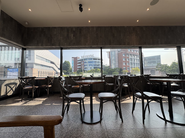 스타벅스 안성석정DT점 - 외식업