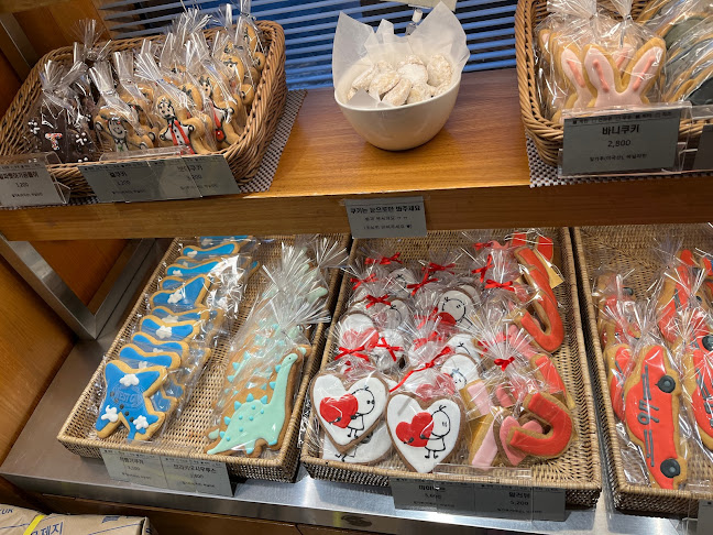 웨스트진베이커리 본점 - 외식업