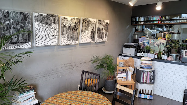 Opinii despre 슬리핑테이블 în 수원시 - 외식업