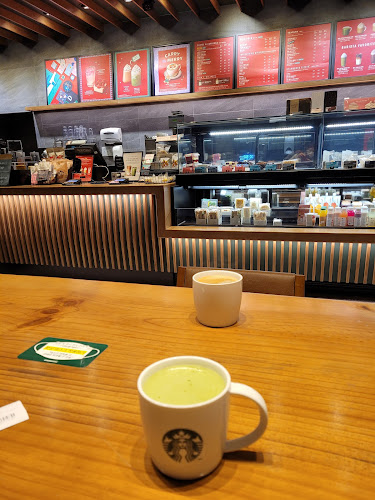 Opinii despre 스타벅스 수원연무DT점 în 수원시 - 외식업