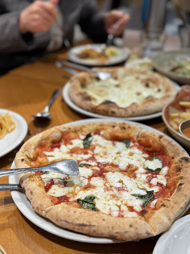 Opinii despre 더 키친 일뽀르노 현대백화점 판교점 în 성남시 - 외식업