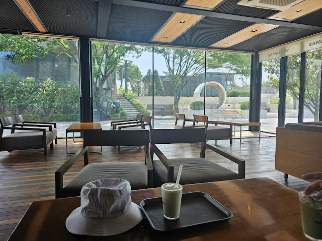 벤자마스(Venzamas) - 외식업