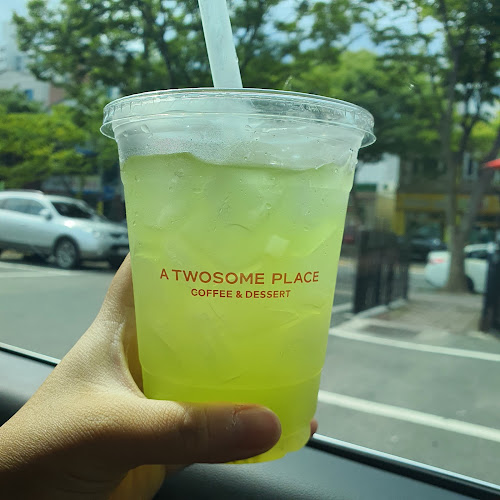 Opinii despre 투썸플레이스 순천금당점 în 순천시 - 외식업