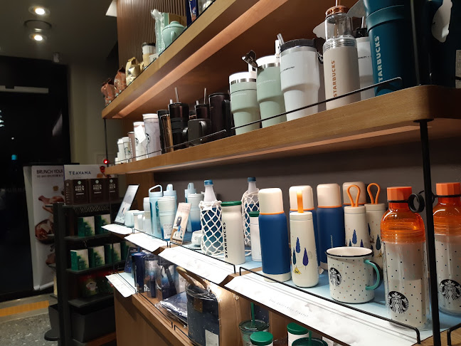 Opinii despre 스타벅스 거제대로DT점 în 거제시 - 외식업