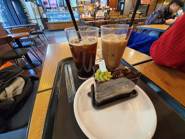 Comentarii opinii despre 투썸플레이스 창원상남점