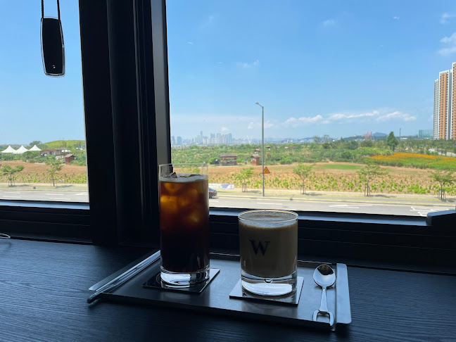 경기도 시흥시 서울대학로278번길 19-13 써밋플레이스 상가 B동 243호