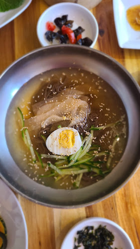 Comentarii opinii despre 본향퓨전한정식