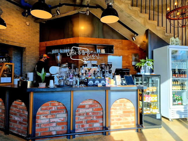 Opinii despre 에브리모먼트커피 în 강릉시 - 외식업