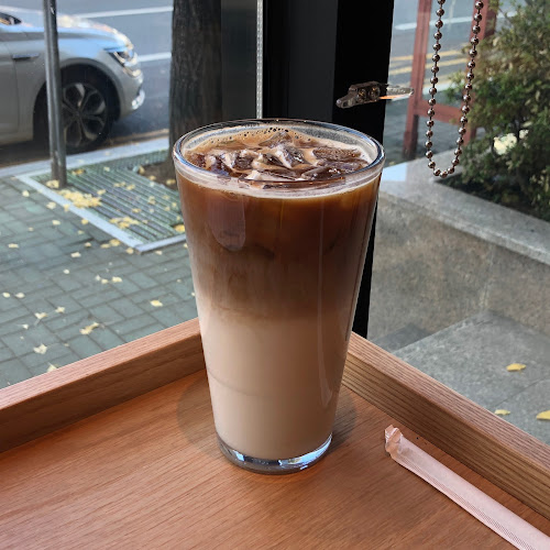 Opinii despre 스타벅스 - 창원반림점 în 창원시 - 외식업