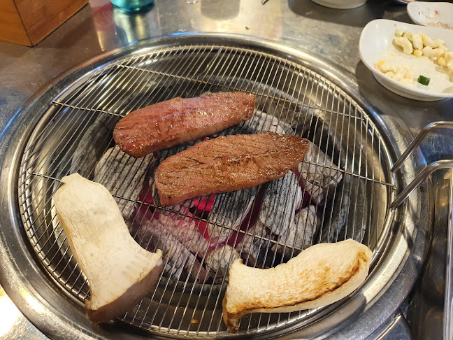 Opinii despre 도누팜 정육식당 포차 în 원주시 - 외식업