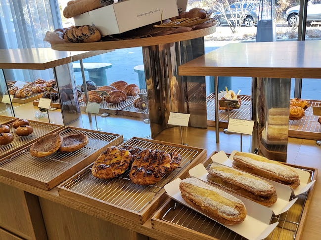 Opinii despre 르디투어 광교 în 수원시 - 외식업