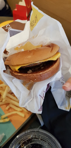 맥도날드 강릉점 - 외식업