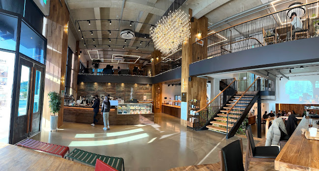 Opinii despre HUB Roastery&Bakery Cafe în 창원시 - 외식업