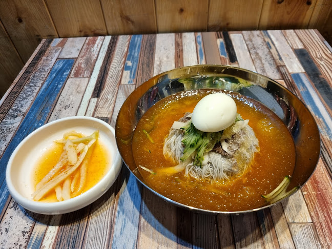 김해삼일곰탕밀면 - 외식업