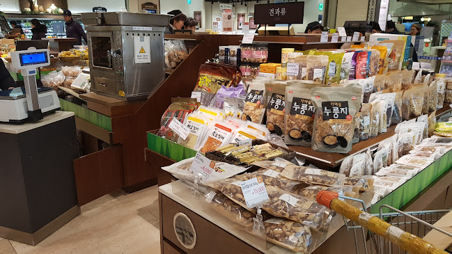 Opinii despre 크리스피크림도넛 롯데구리점 în 구리시 - 외식업