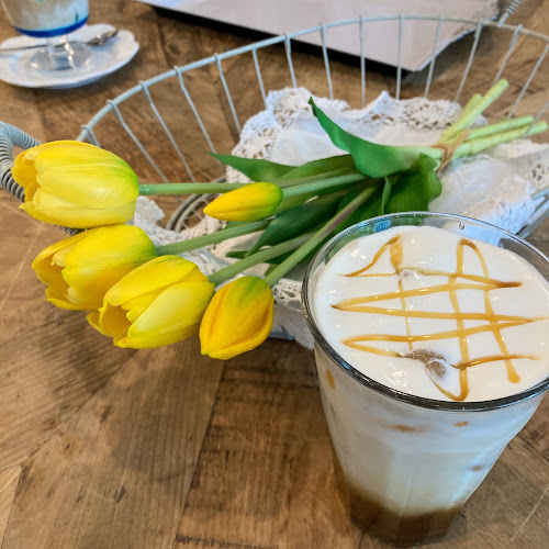 Comentarii opinii despre 헤이미쉬플라워카페