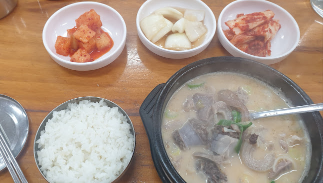 큰맘할매순대국 - 외식업